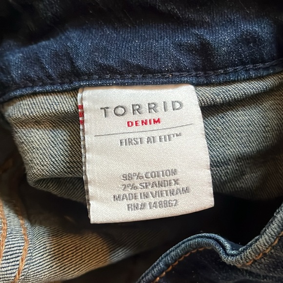 Torrid Mid Rise Western Shorts - Picture 6 of 6